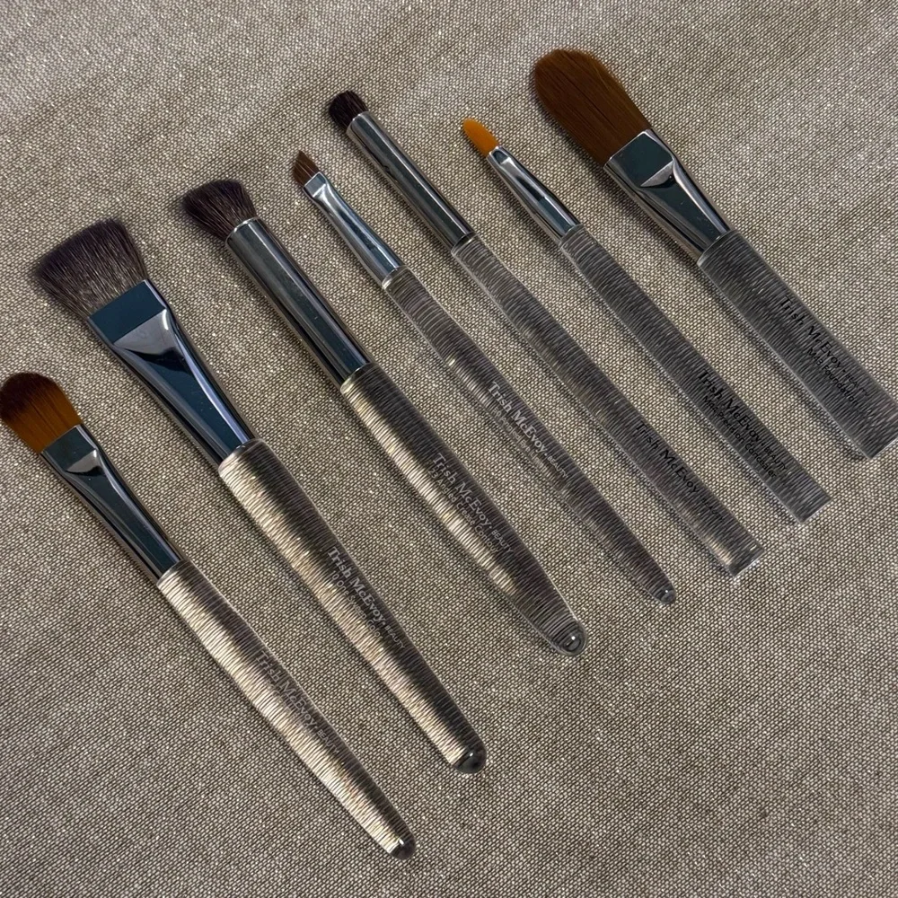 Trish McEvoy 7pc Brush Set-Foundation-Concealer-Blending-Crease-Contour-Liner - Picture 4 of 4